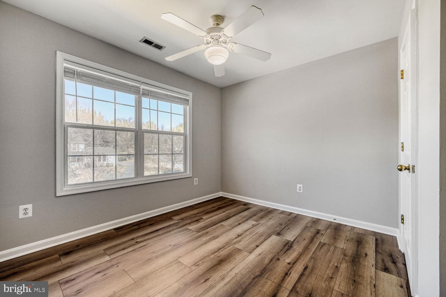 8375 Mitzy Lane photo 18