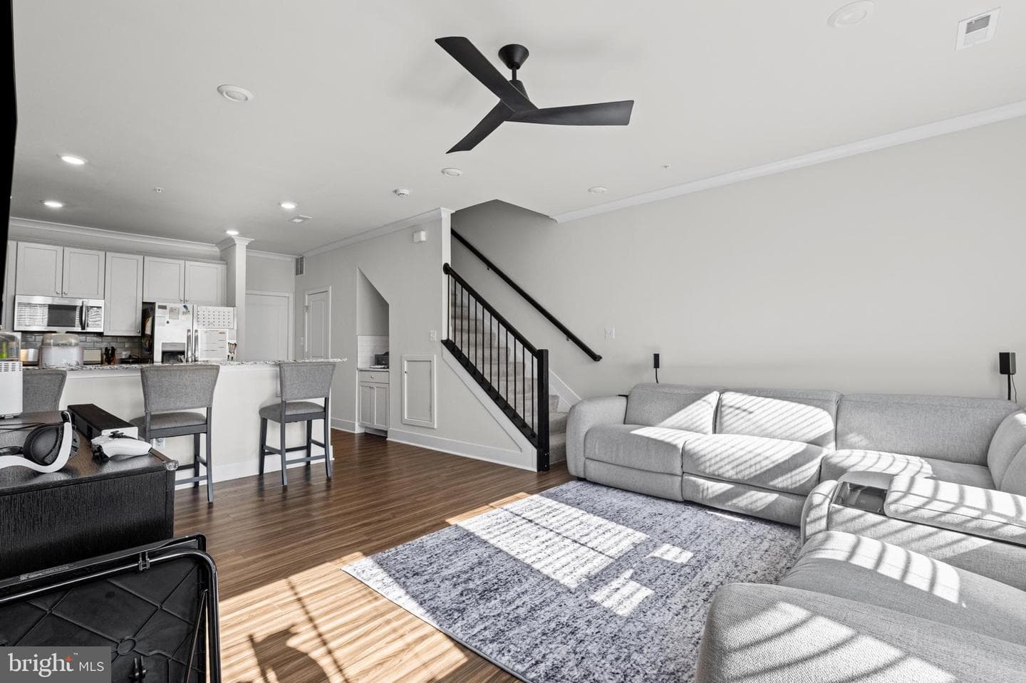 7736 Port Capital Drive photo 4