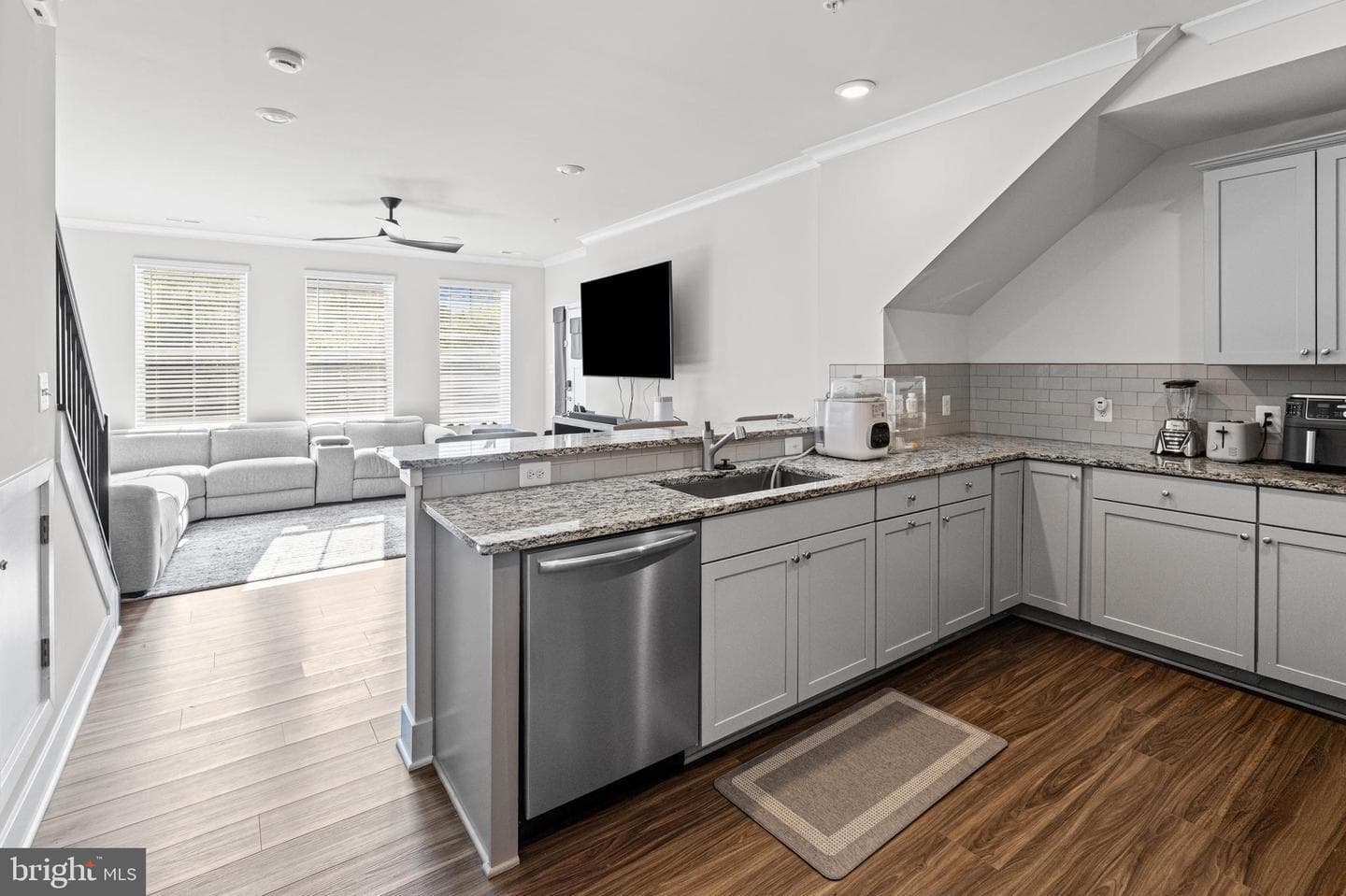 7736 Port Capital Drive photo 8