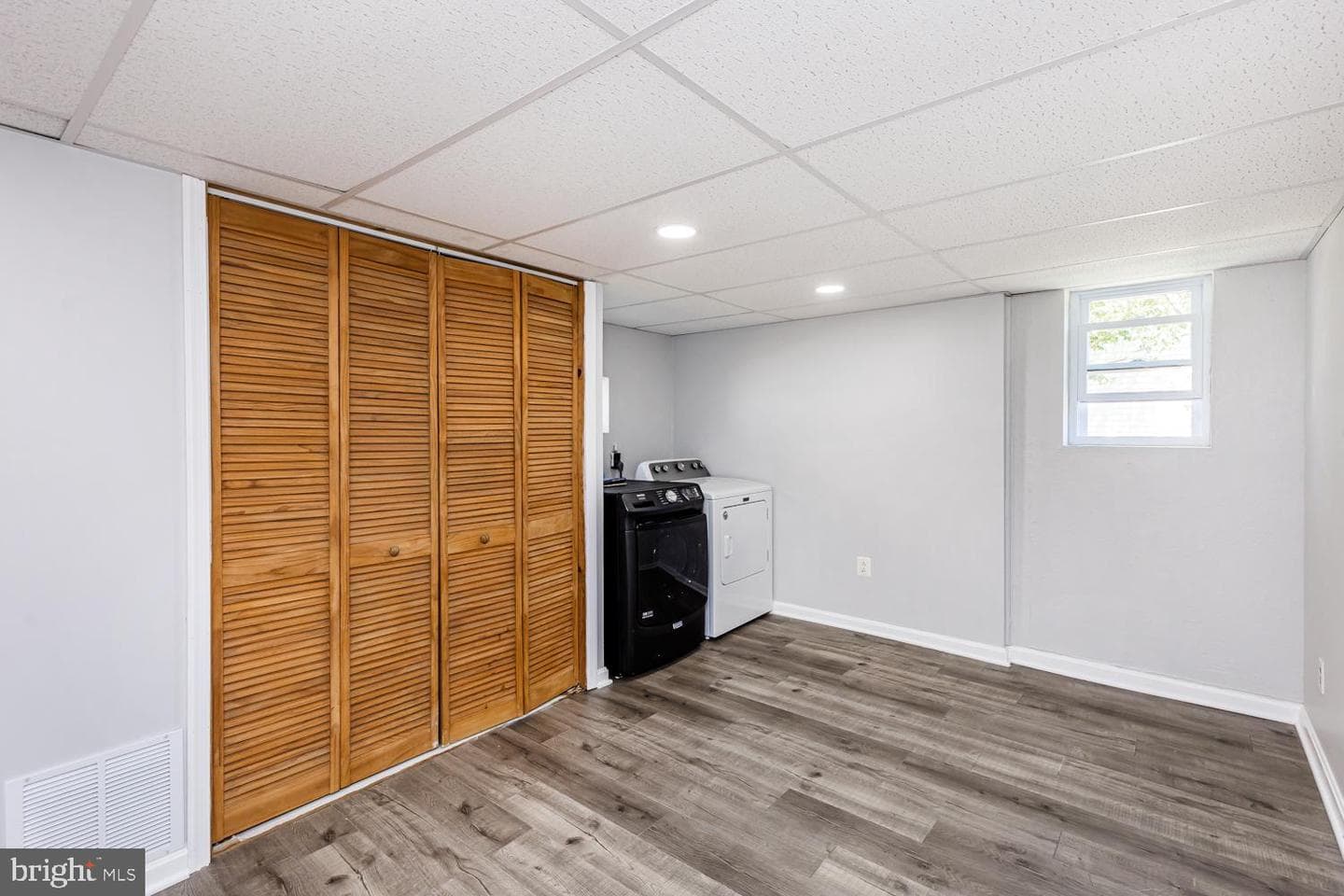 9227 Gross Avenue photo 28
