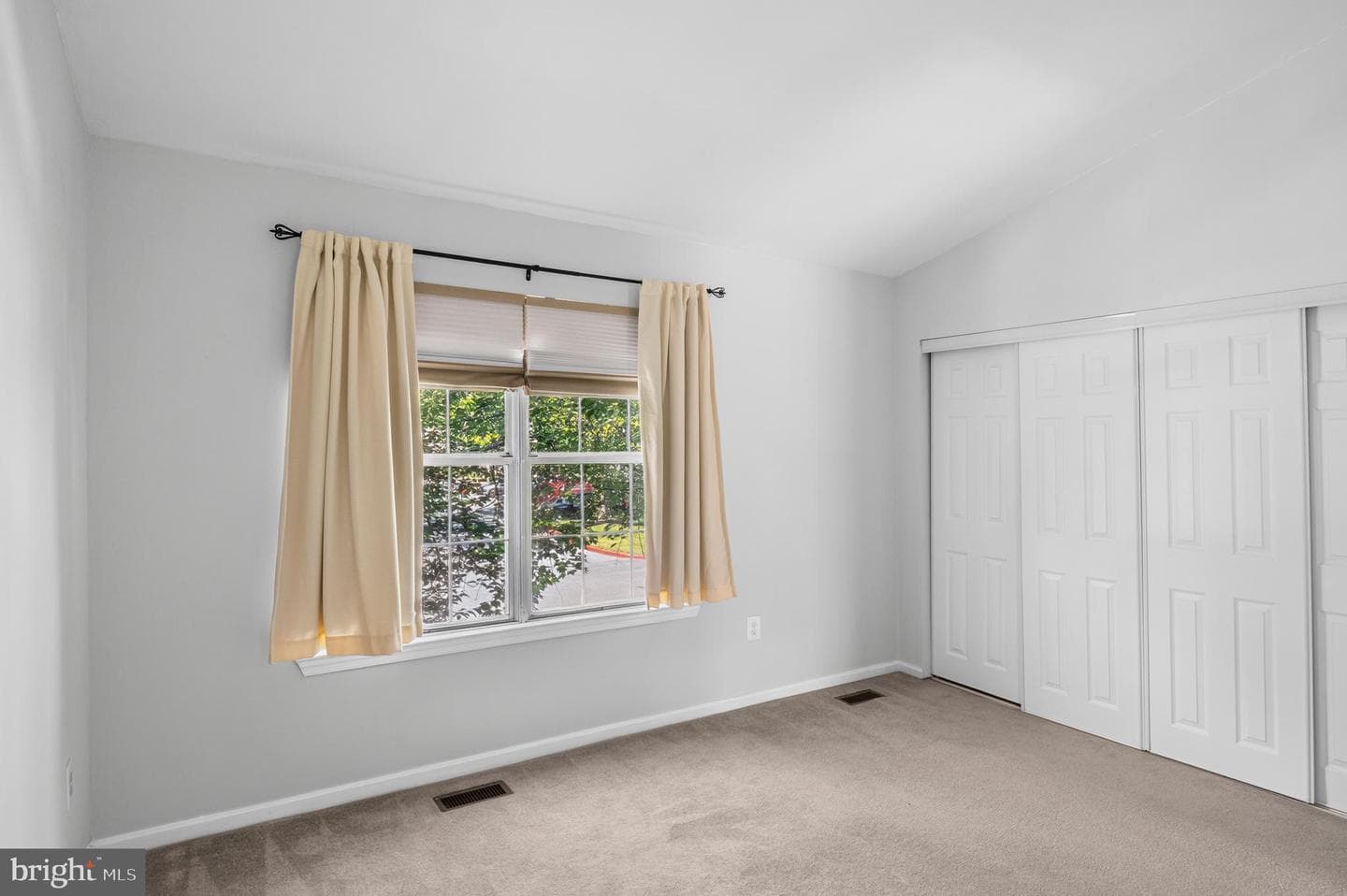 9614 Hingston Downs photo 14