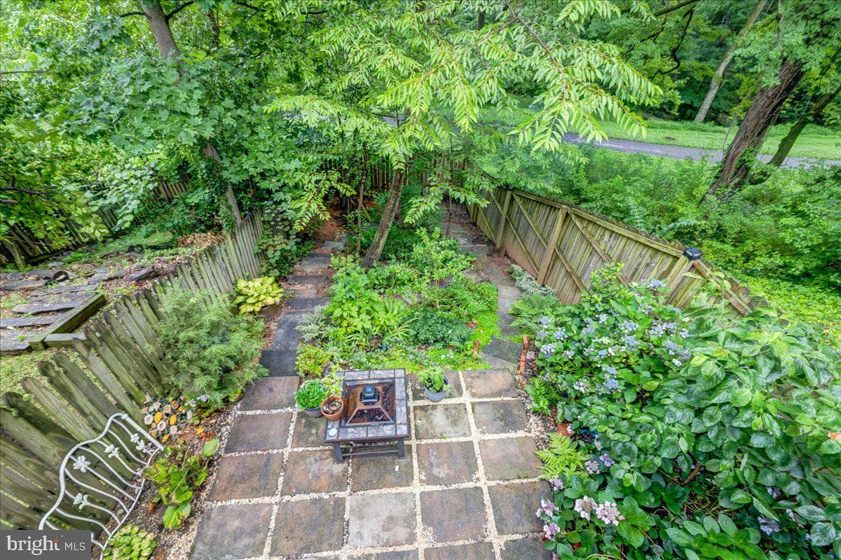 5496 Endicott Lane photo 3