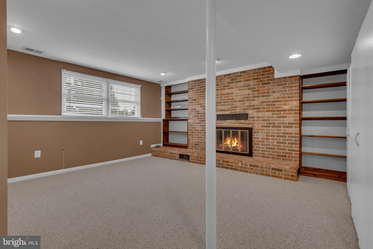 9301 N Laurel Road photo 27