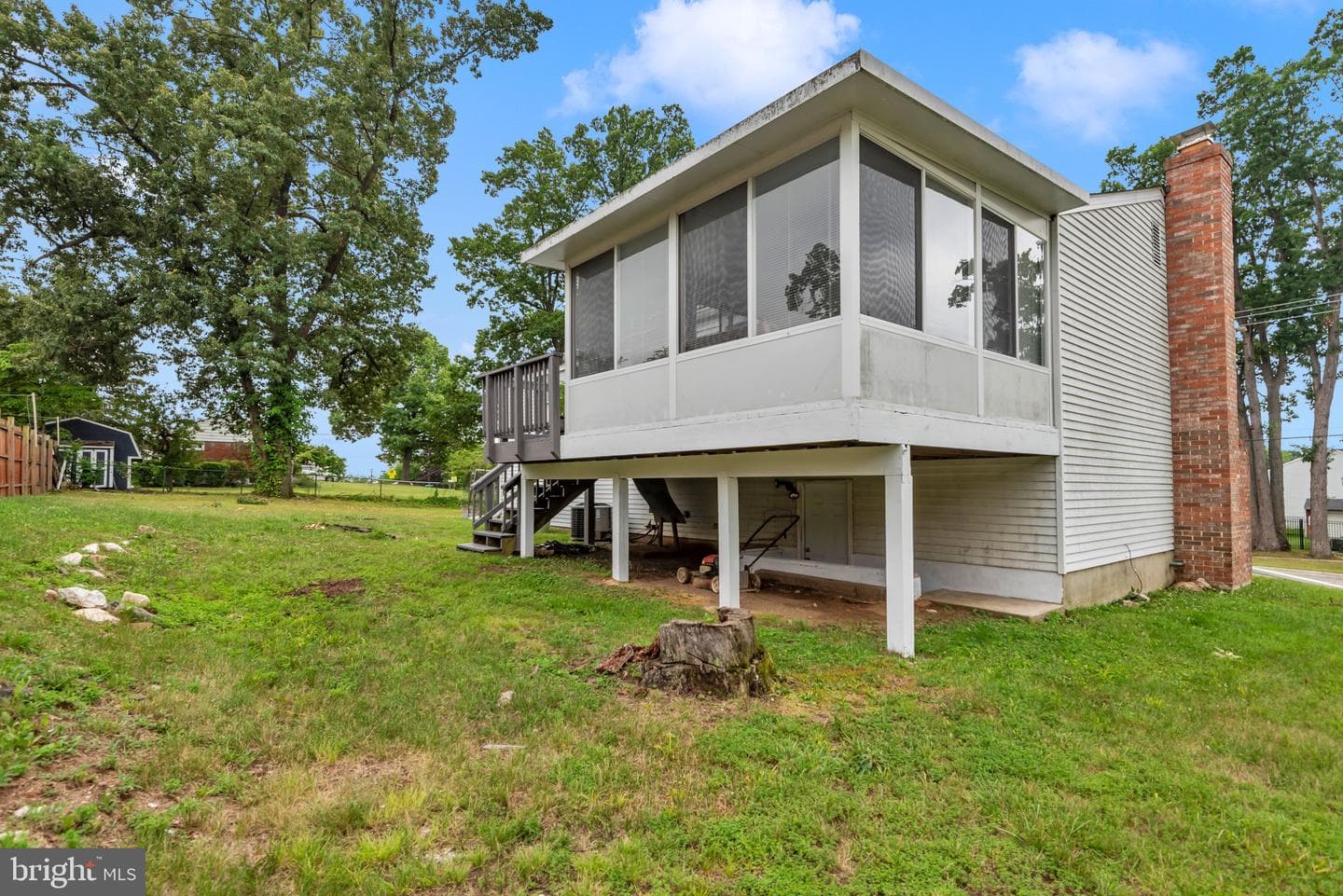9301 N Laurel Road photo 38