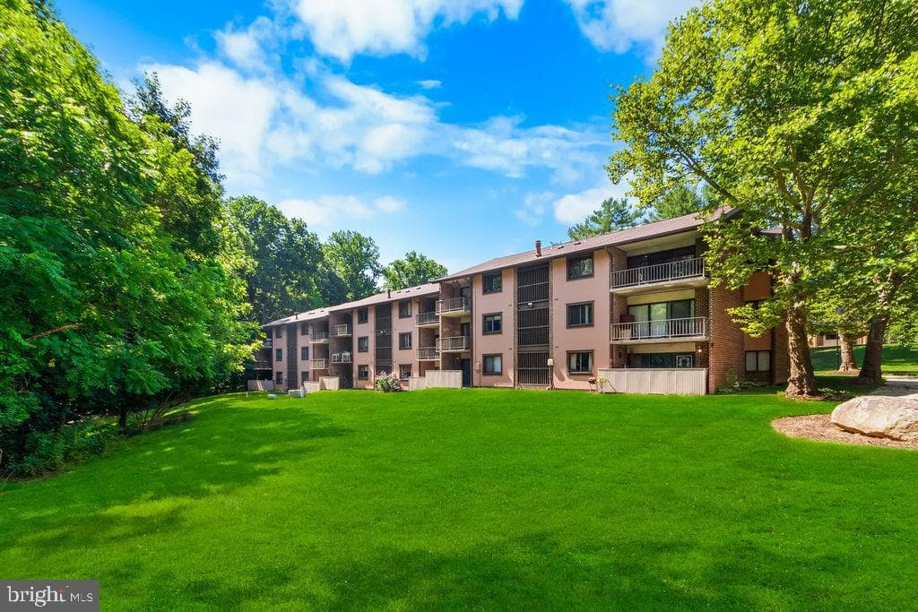 6065 Majors Lane #unit 1 photo 3