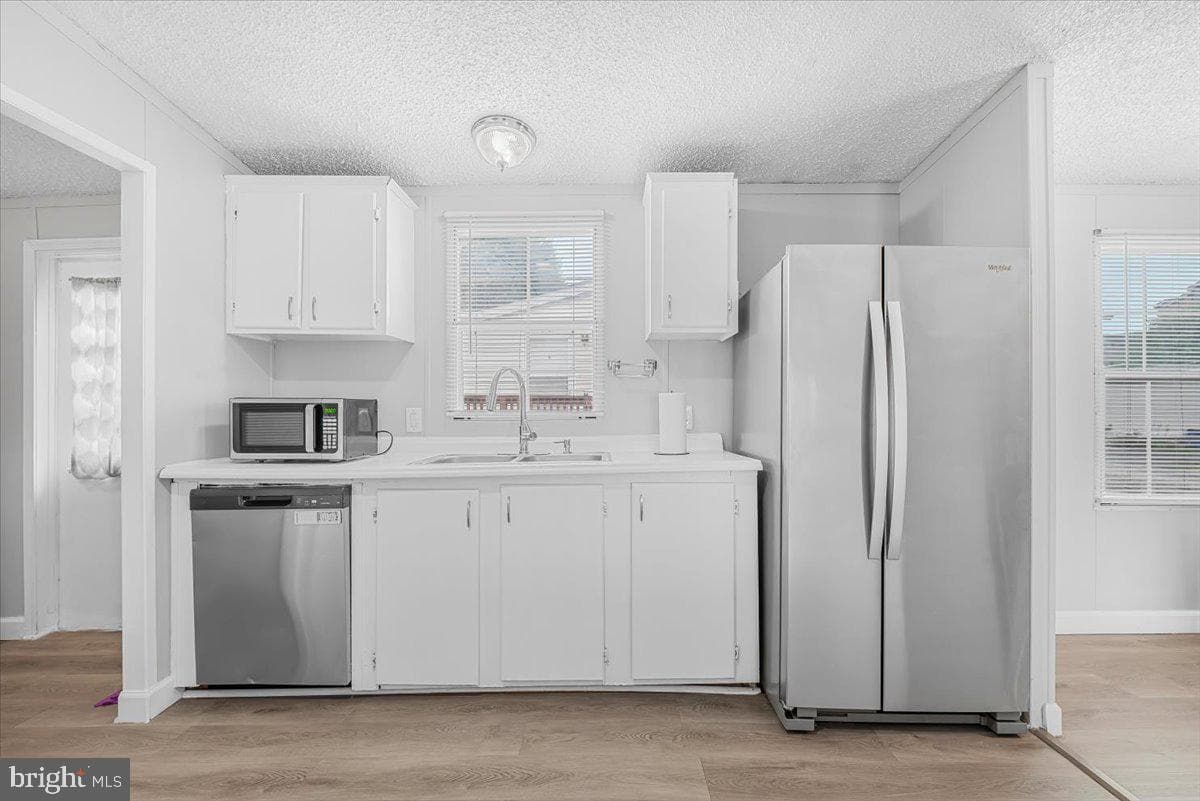 13 Midway Avenue photo 15