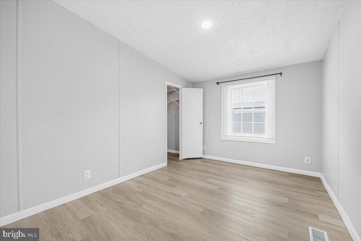 13 Midway Avenue photo 21