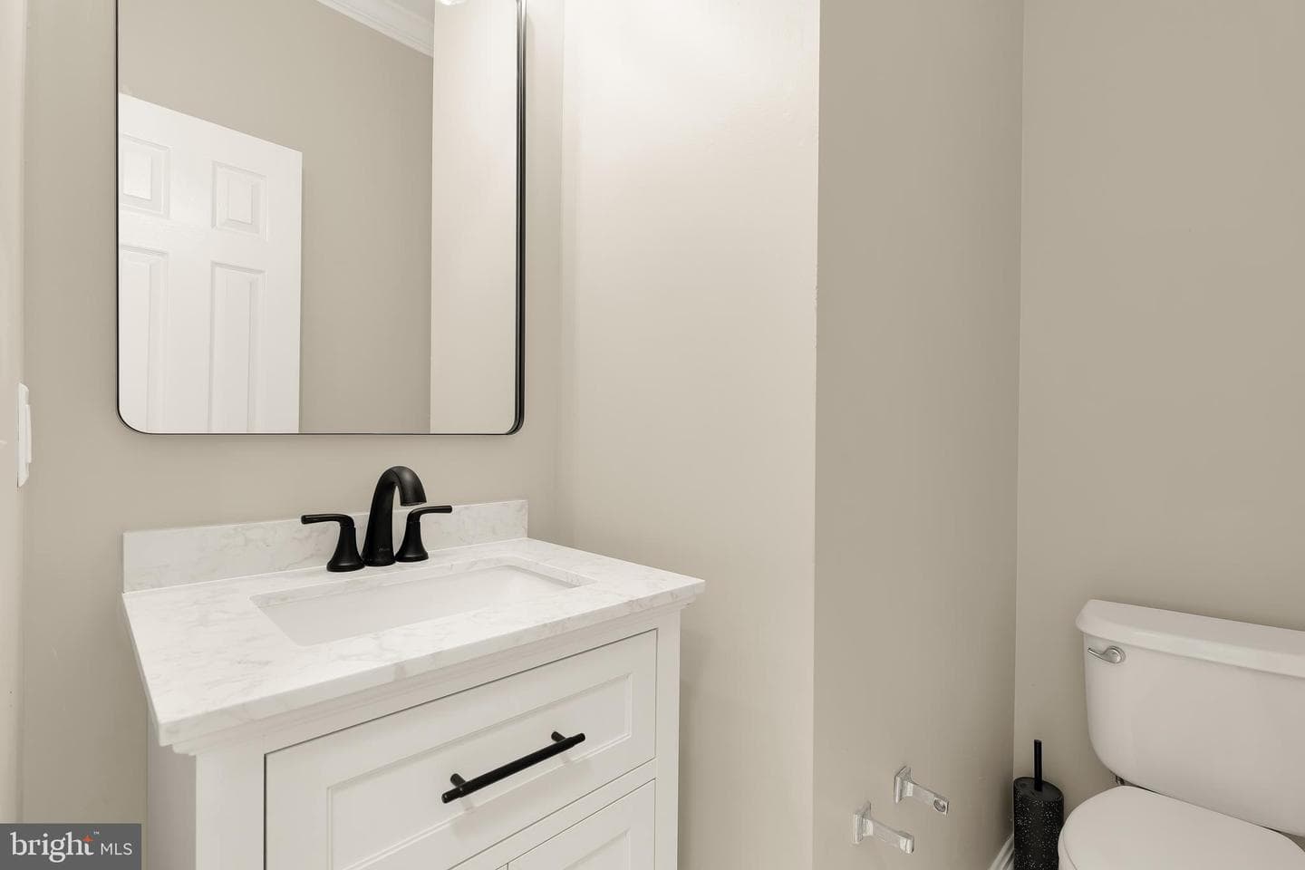5748 Goldfinch Court photo 32