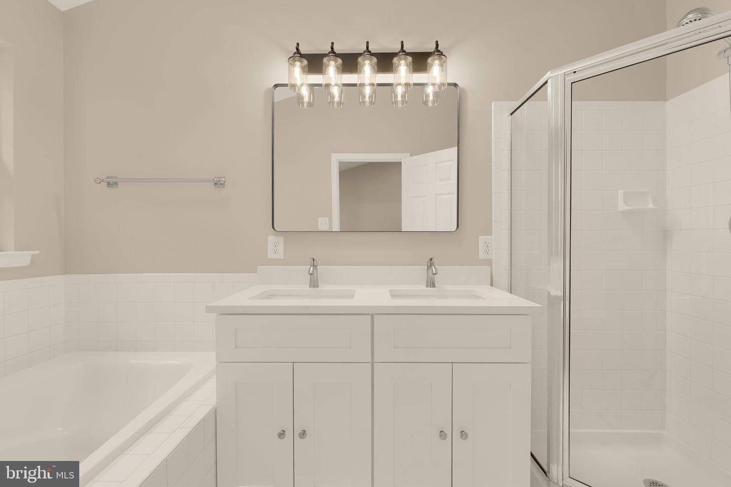 5748 Goldfinch Court photo 43