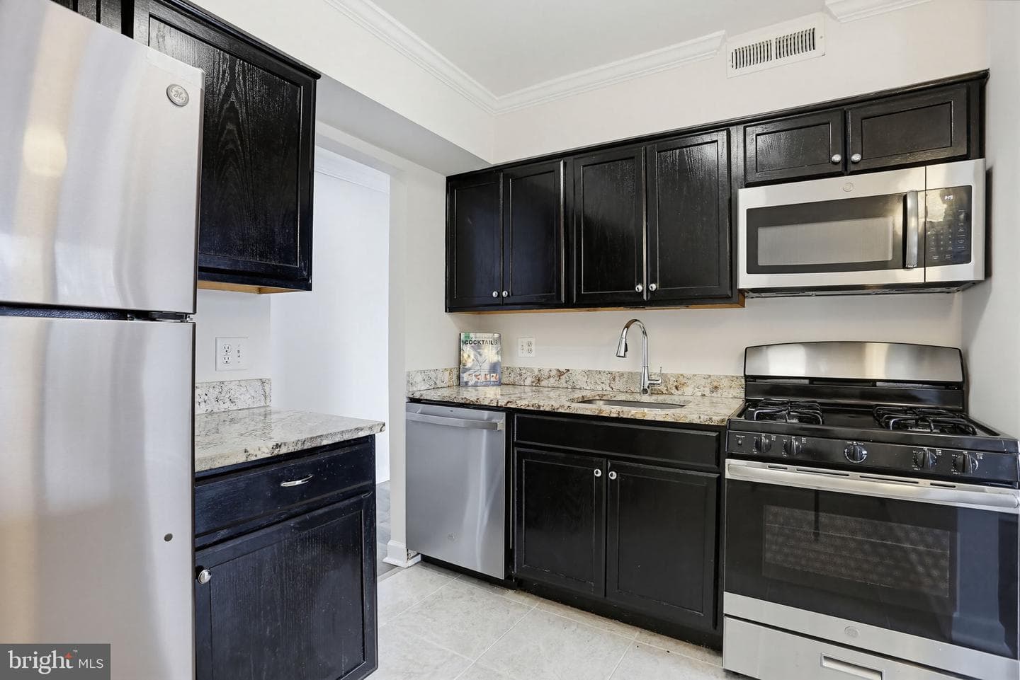 6081 Majors Lane #12 photo 15