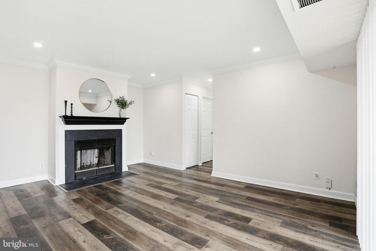 6081 Majors Lane #12 photo 19