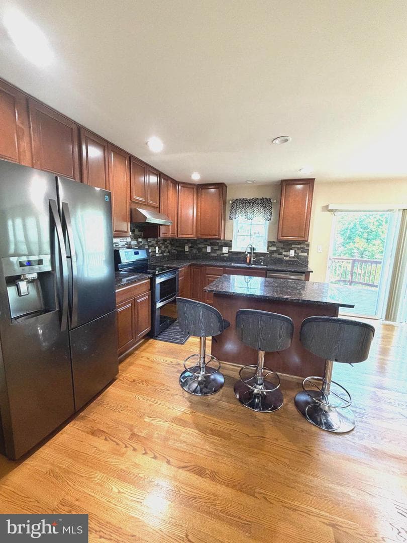 6122 Noah Way photo 5