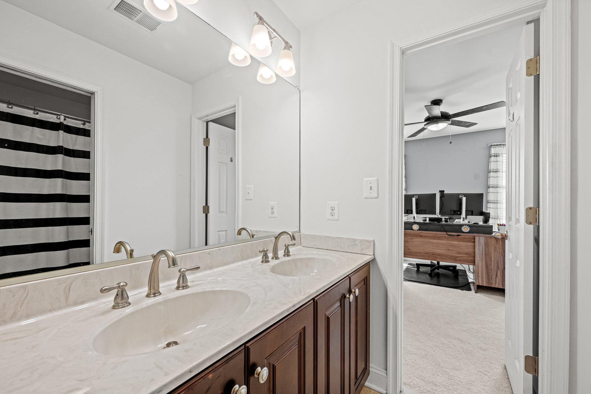 10693 Harding Road photo 43