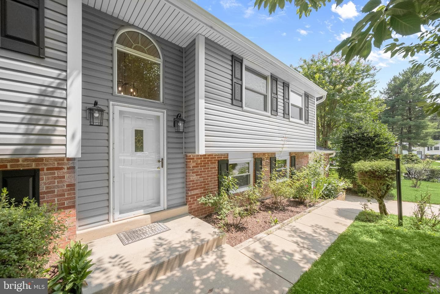 5435 The Bridle Path, Columbia