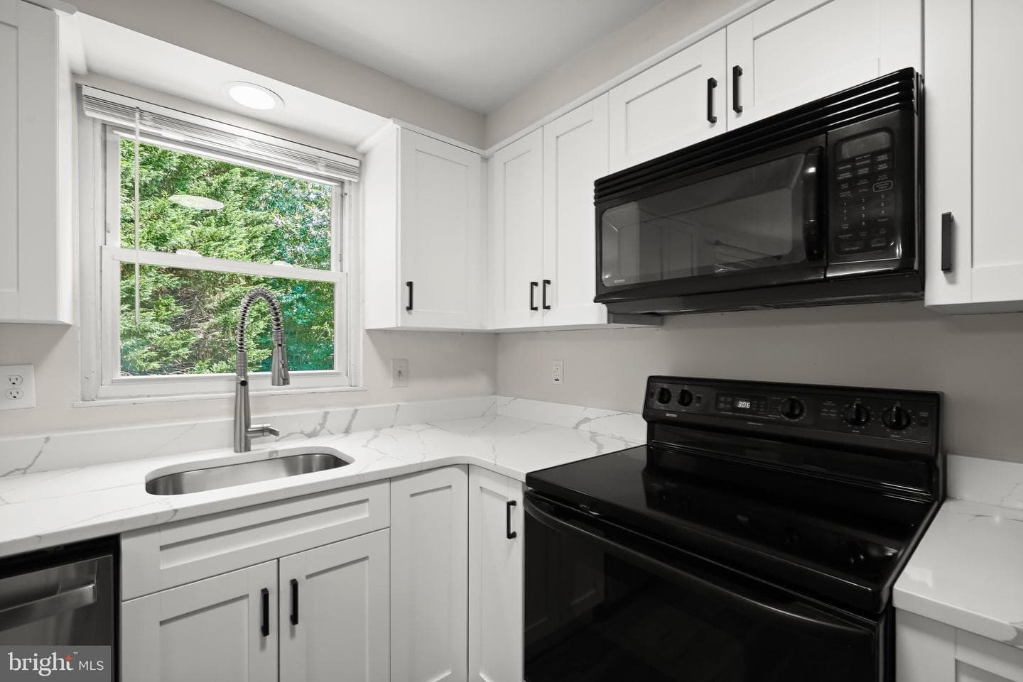 5435 The Bridle Path photo 23