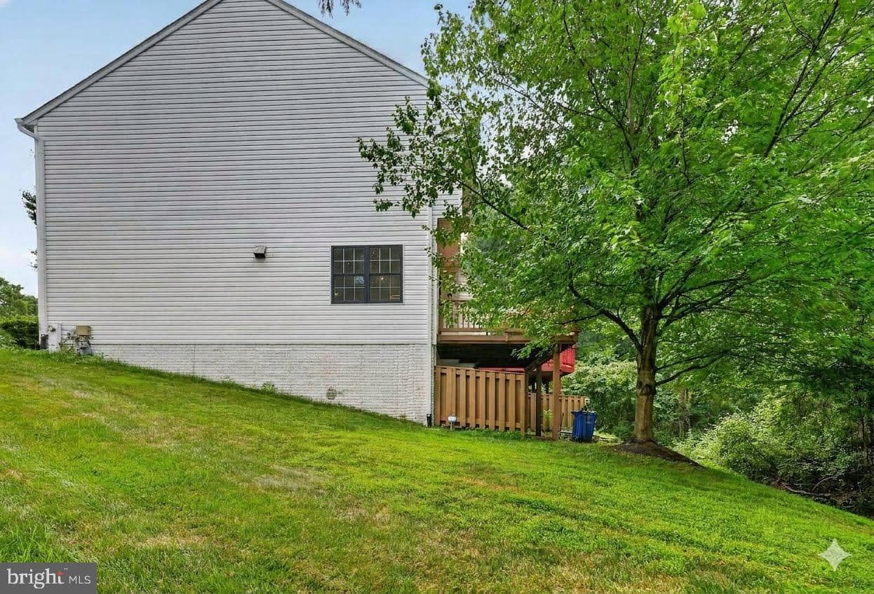 6049 Blue Point Court, Clarksville