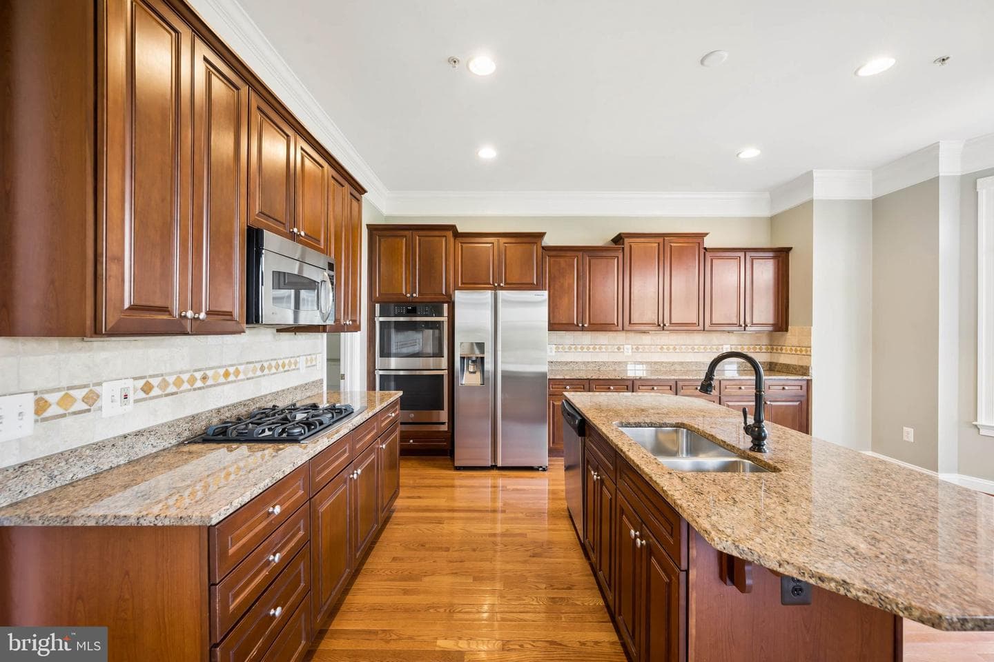 8741 Lake Edge Drive photo 17