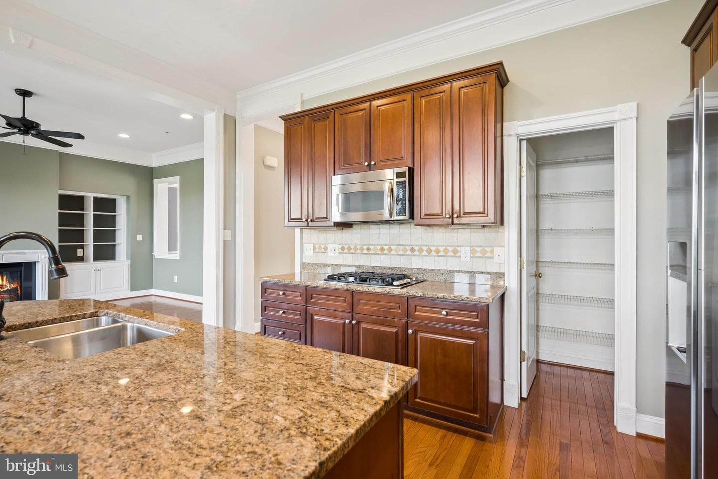8741 Lake Edge Drive photo 20
