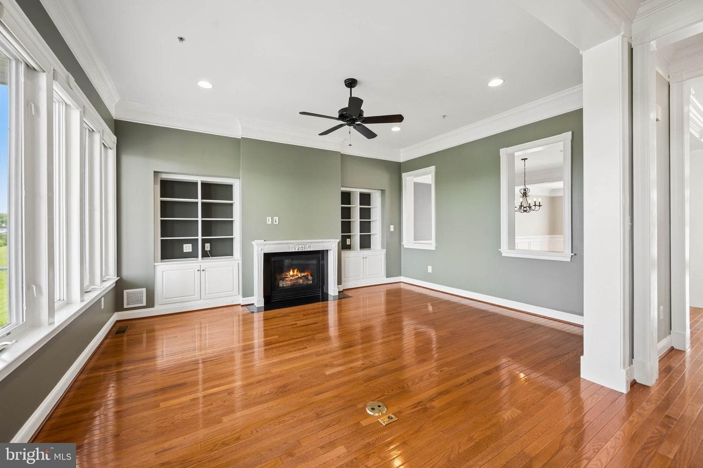 8741 Lake Edge Drive photo 28