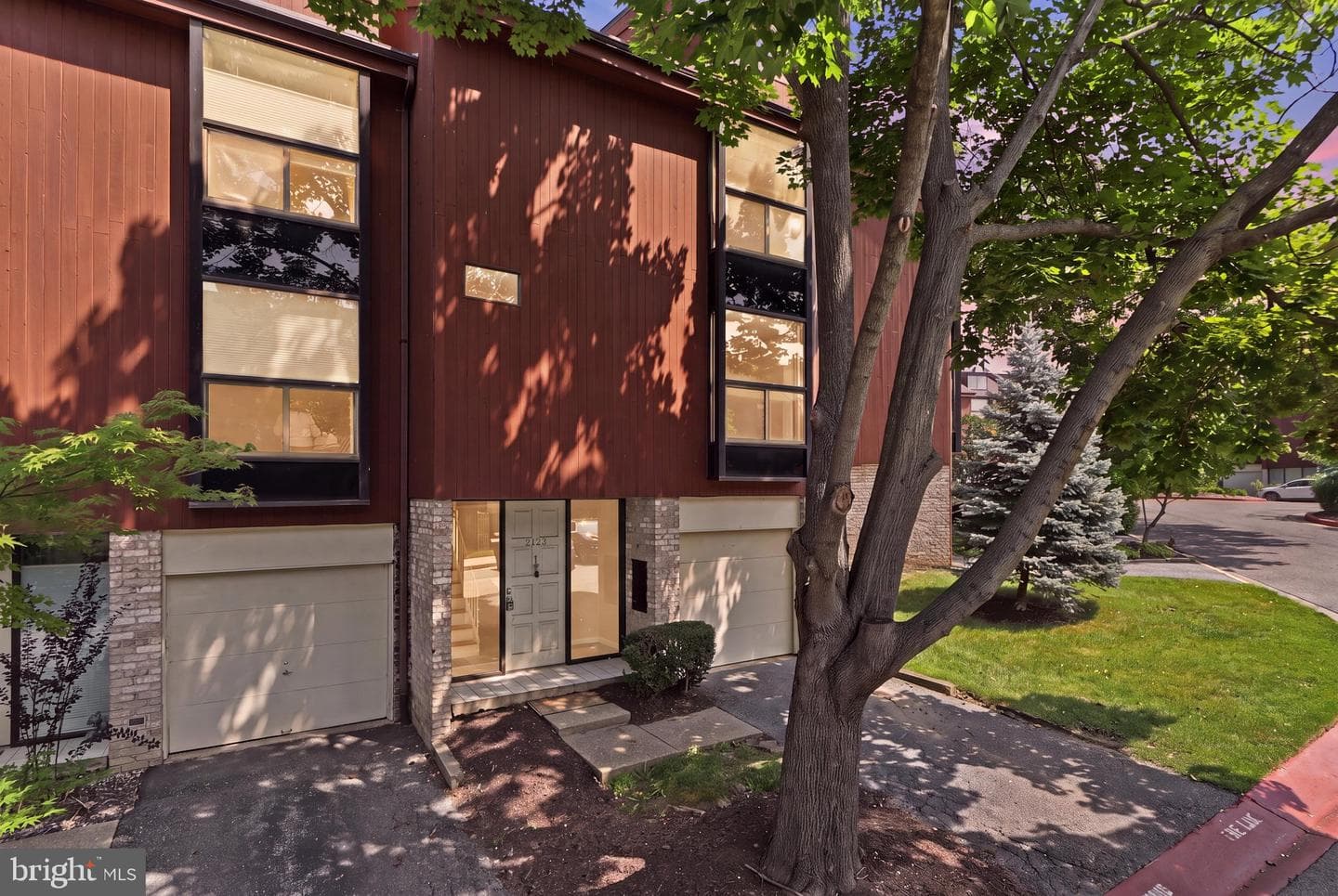 5538 Vantage Point Road, Columbia