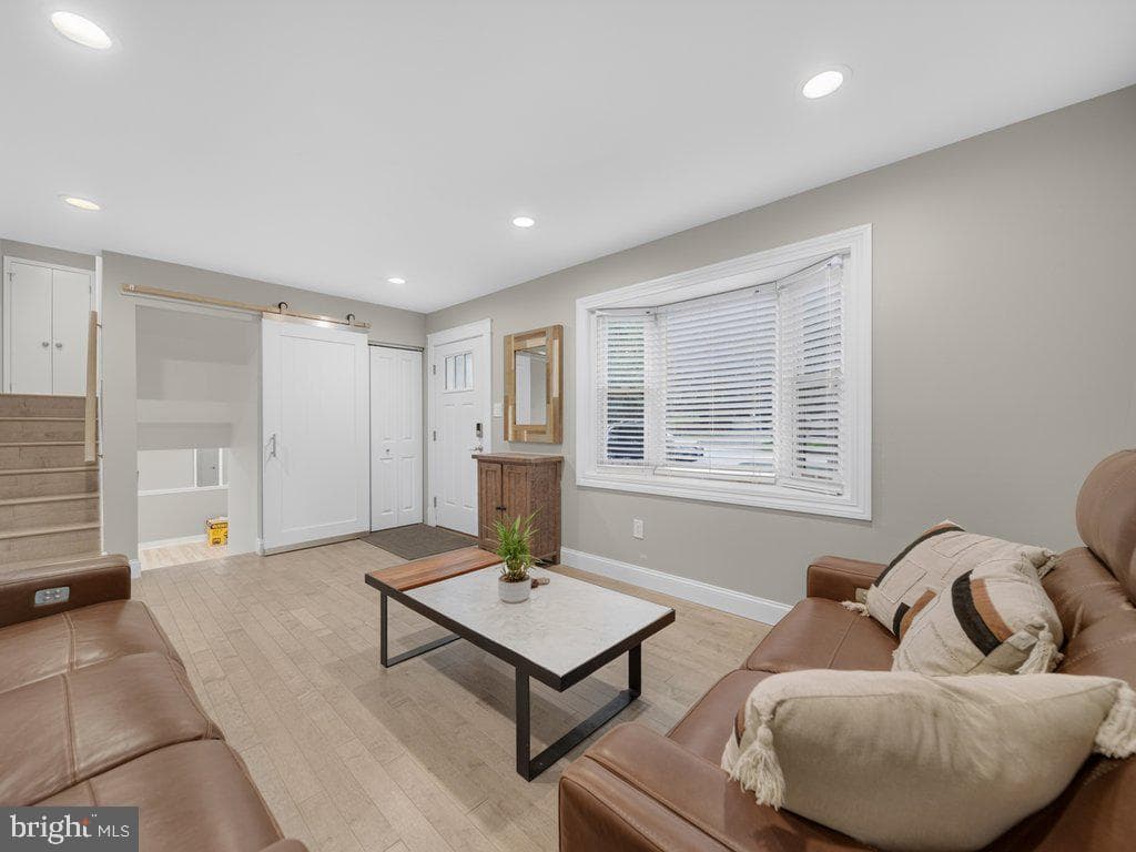 10124 Stansfield Road photo 11