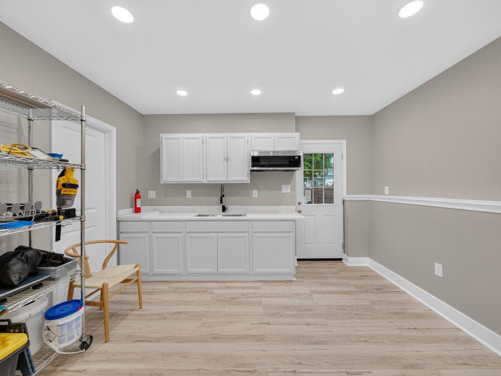 10124 Stansfield Road photo 38