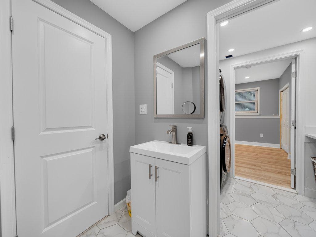 10124 Stansfield Road photo 43