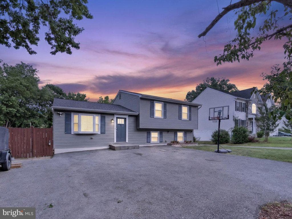 10124 Stansfield Road photo 54