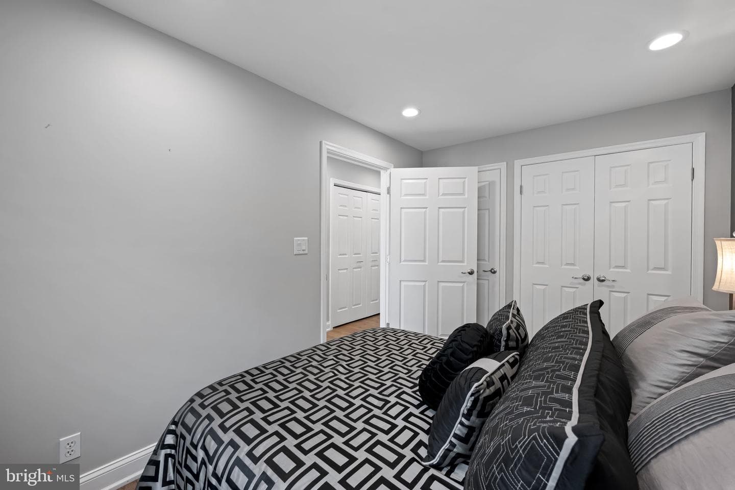 7204 Old Friendship Way photo 12