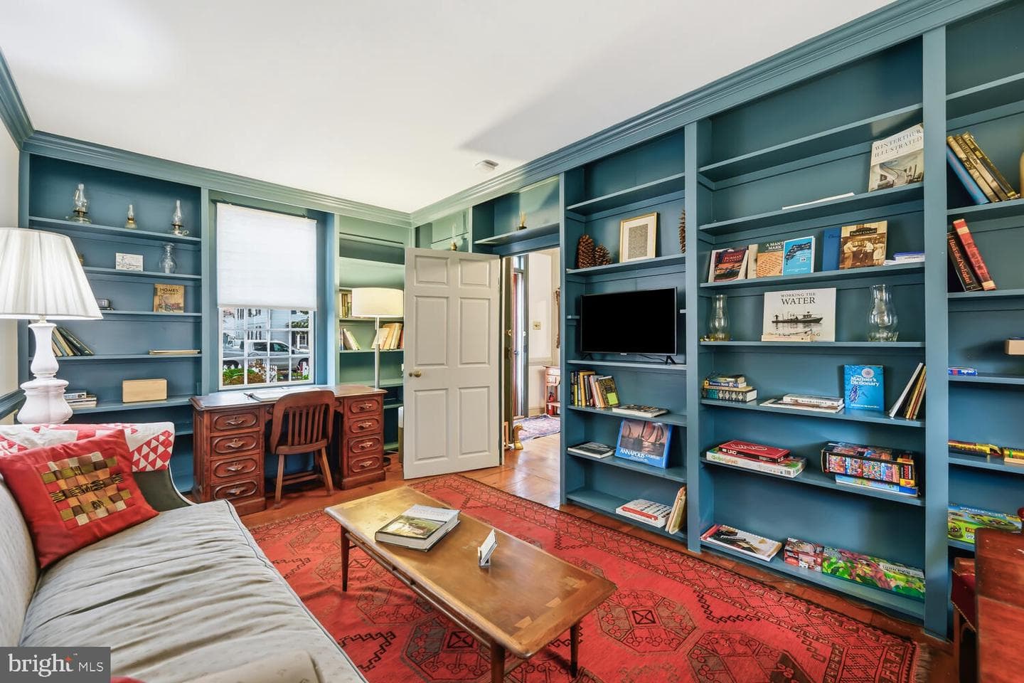 106 N Queen St photo 31