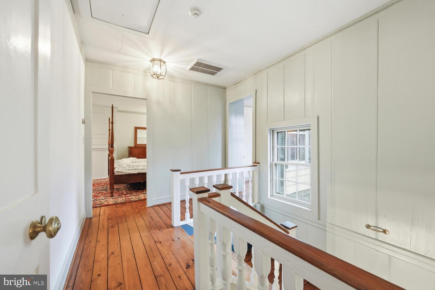 106 N Queen St photo 48