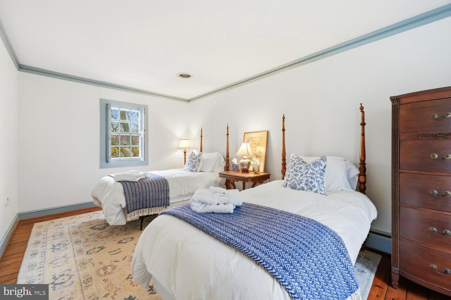 106 N Queen St photo 55