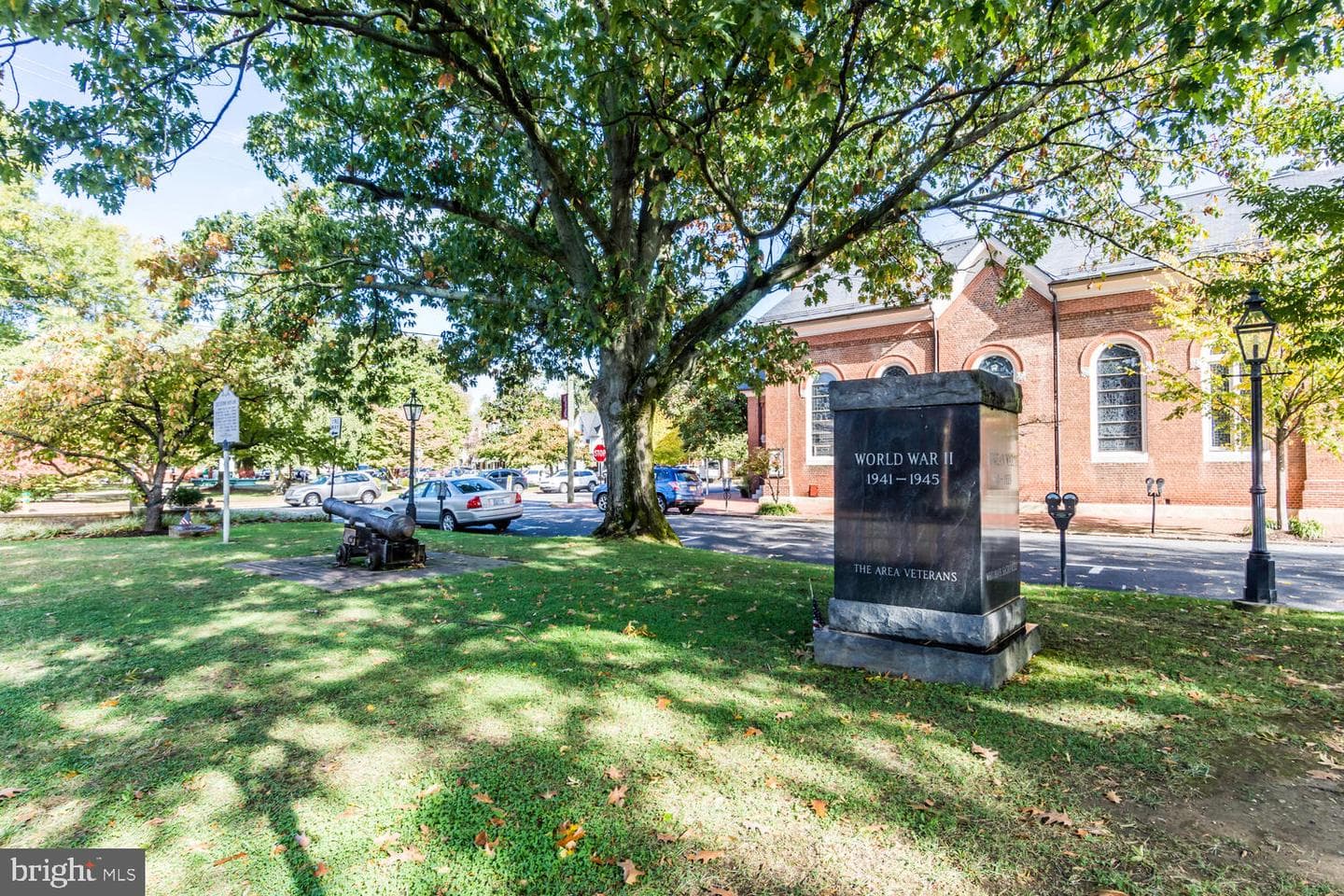106 N Queen St photo 80