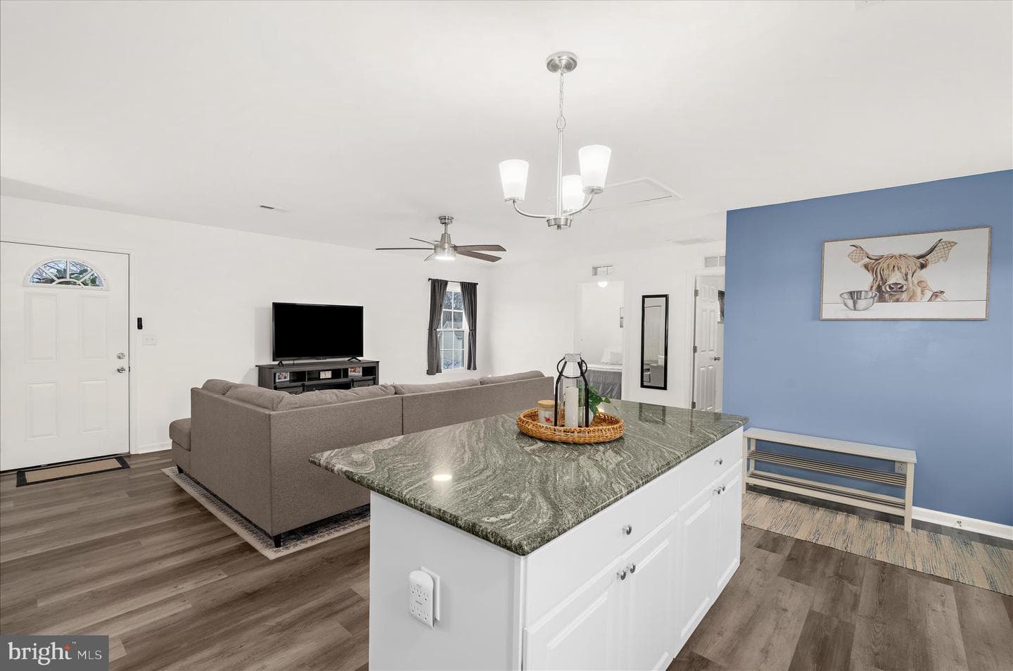 301 Lincoln Drive photo 10