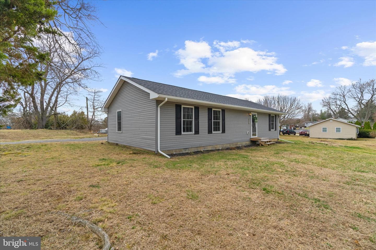301 Lincoln Drive photo 4