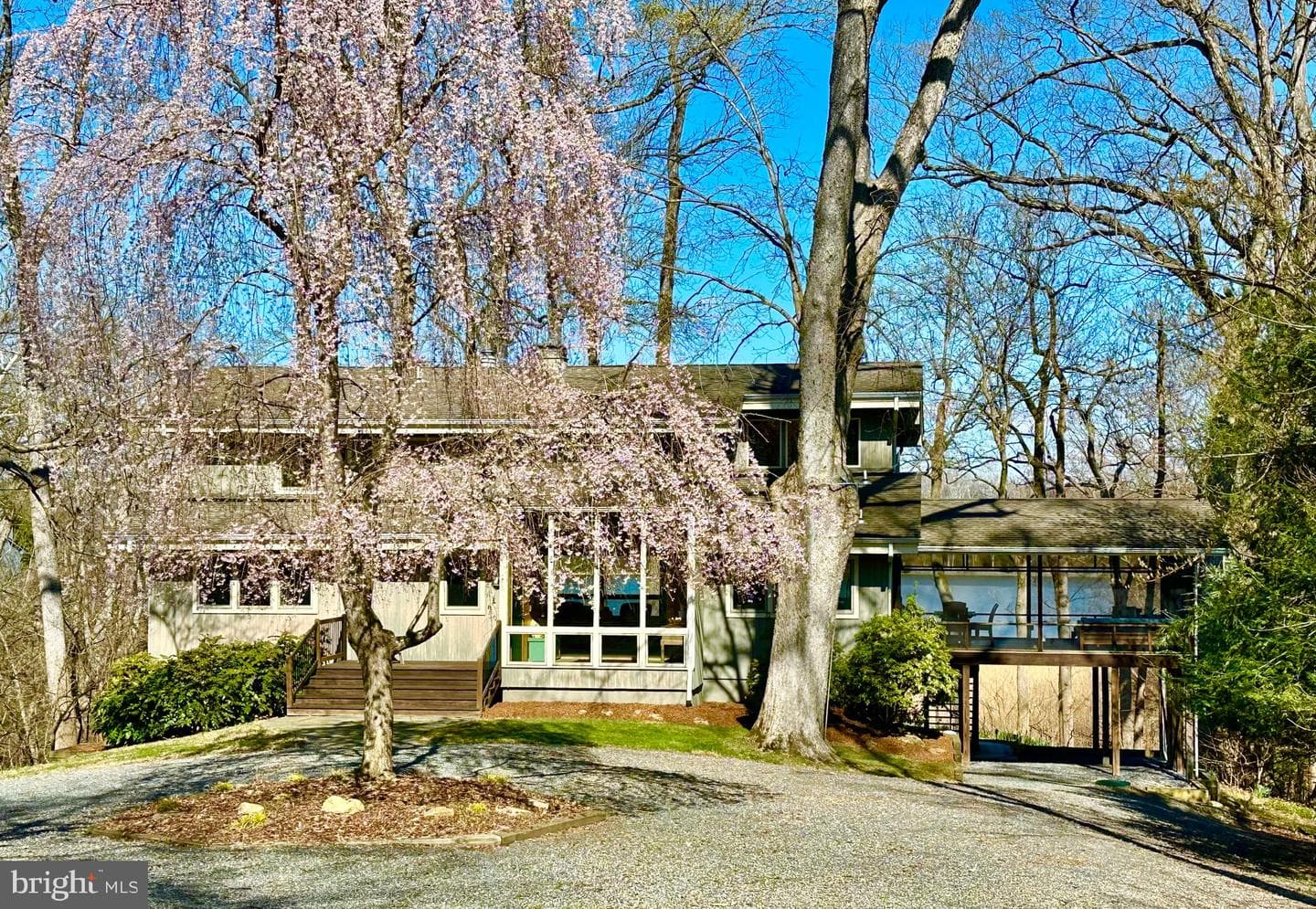 24241 Drayton Landing Drive