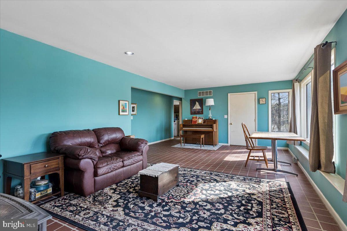 10087 John Carvill Road photo 32