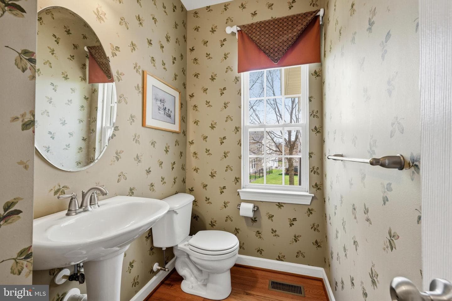 103 Sutton Way photo 27