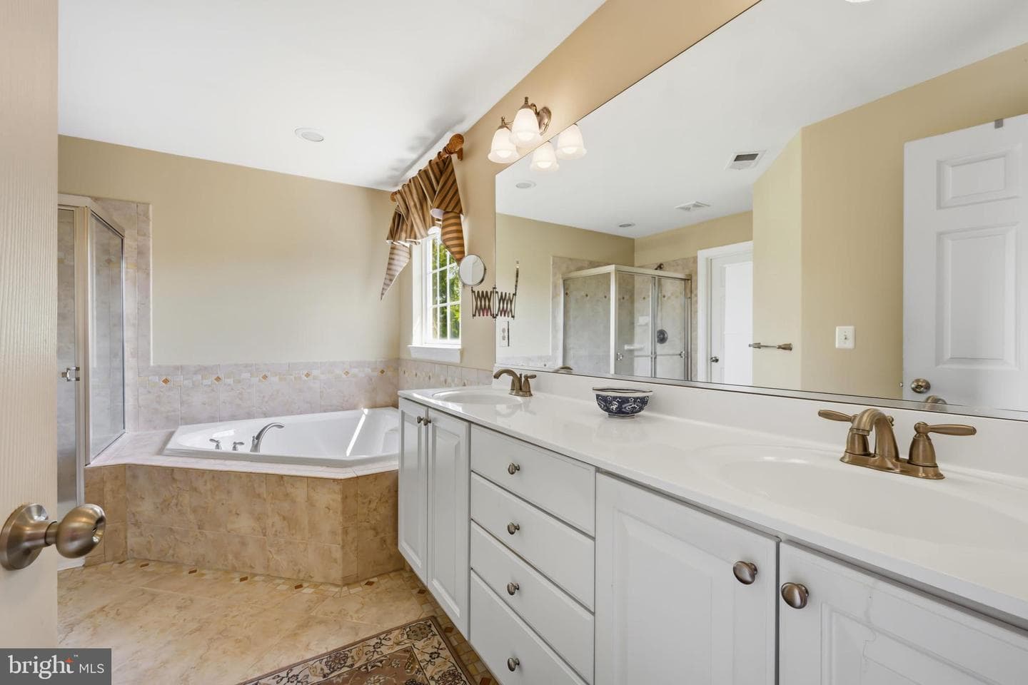 103 Sutton Way photo 36