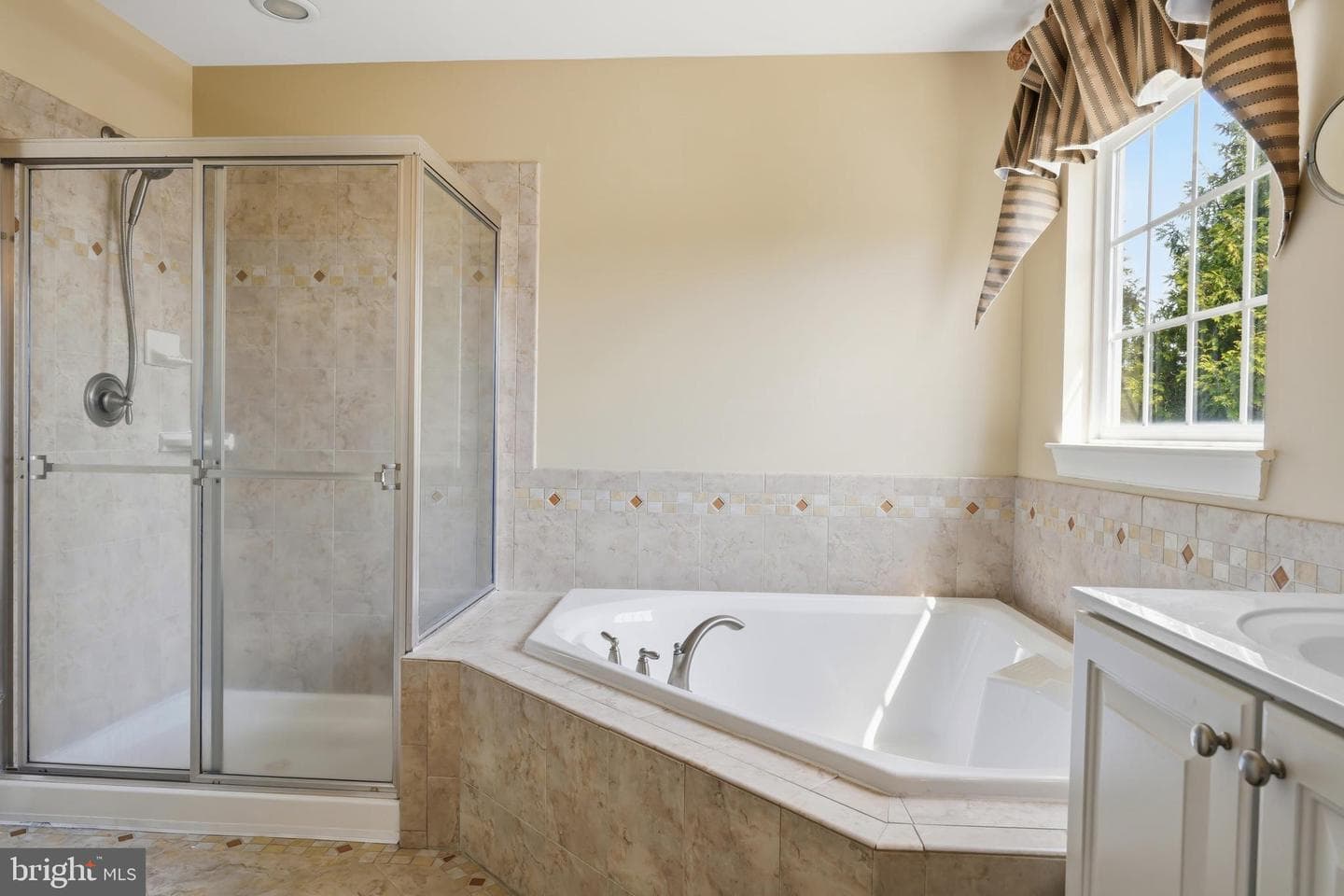 103 Sutton Way photo 37