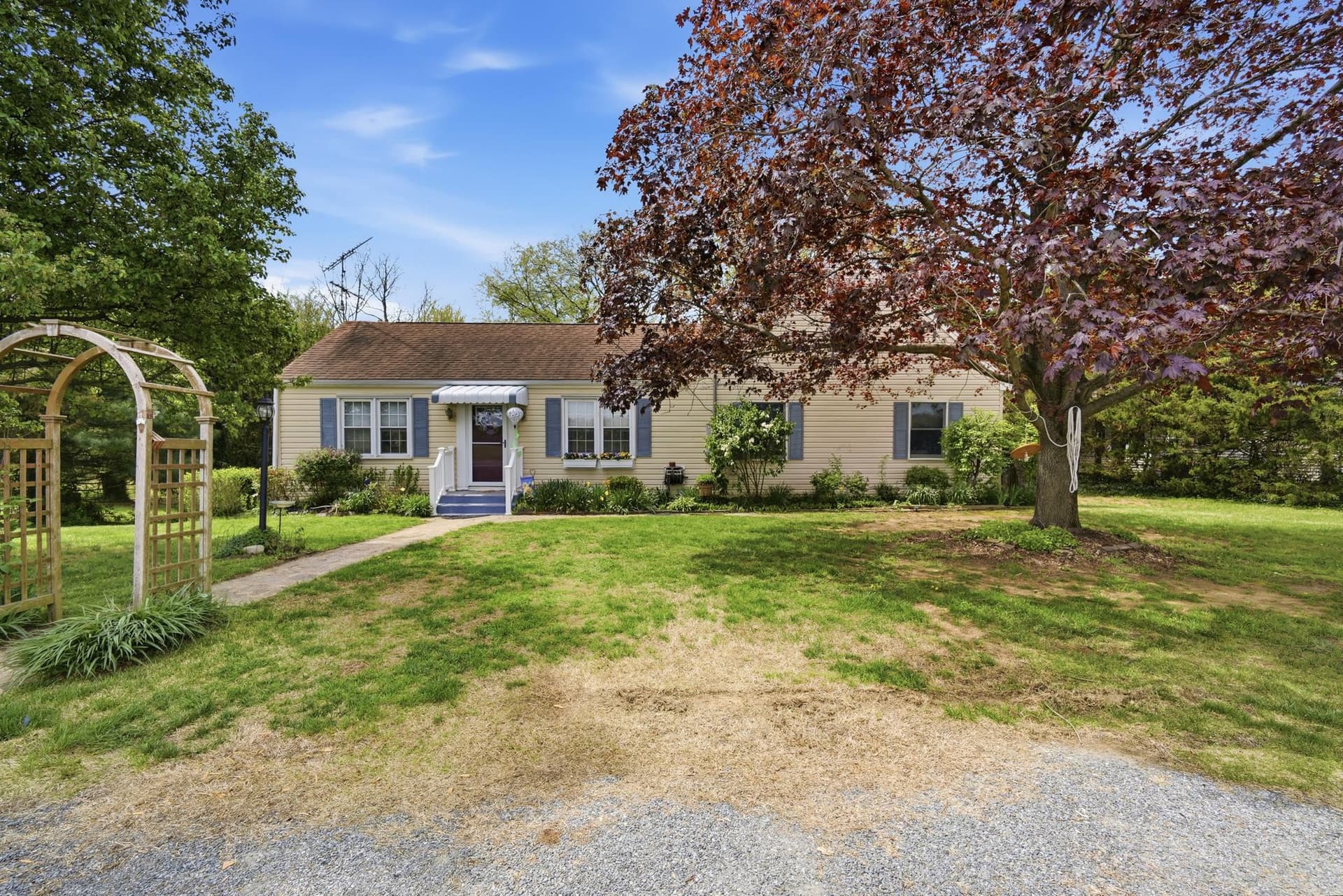 14136 Kentmore Park Road photo 9