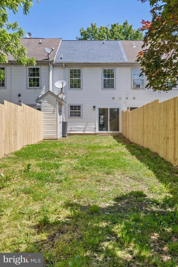423 Calvert Street photo 27