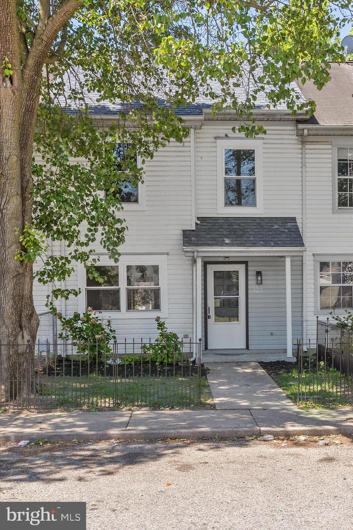 423 Calvert Street photo 30