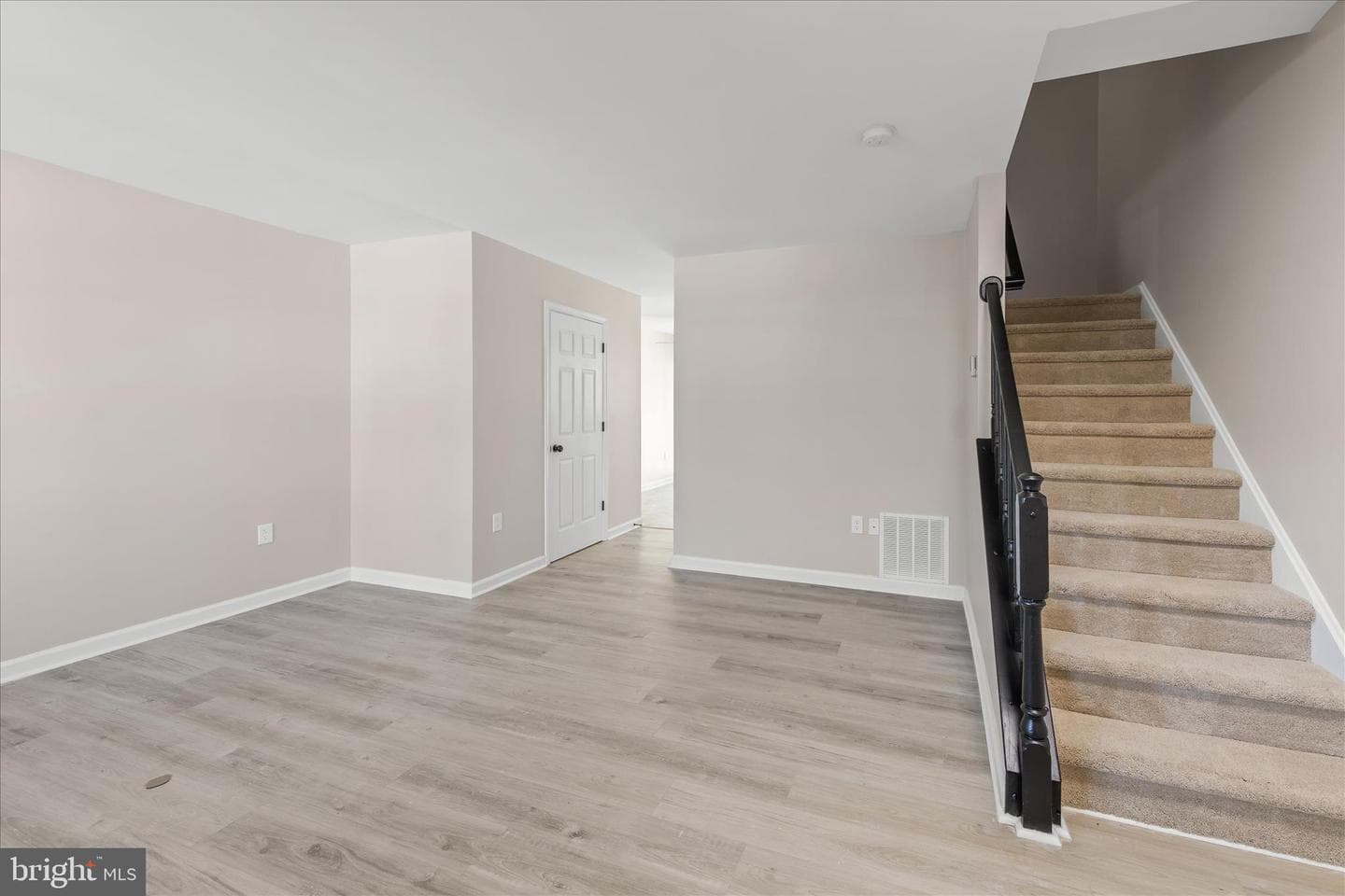 423 Calvert Street photo 7