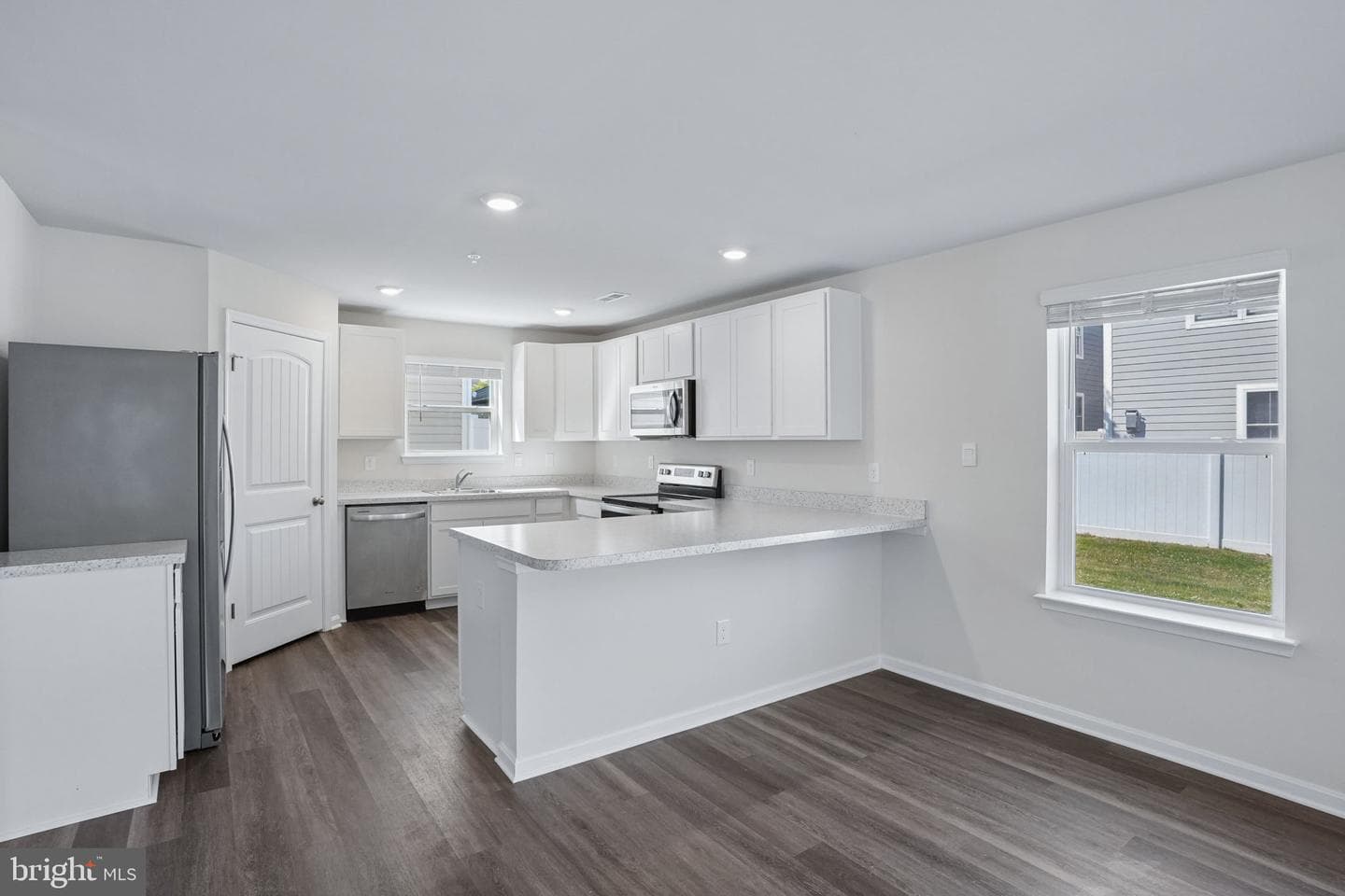 102 Flying Cloud Drive photo 23