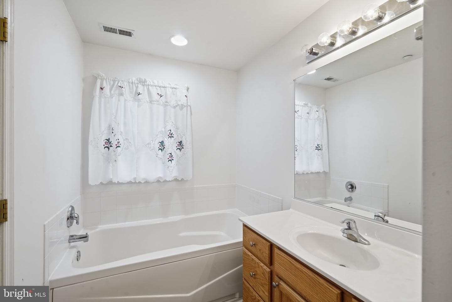 104 Acorn Drive photo 14
