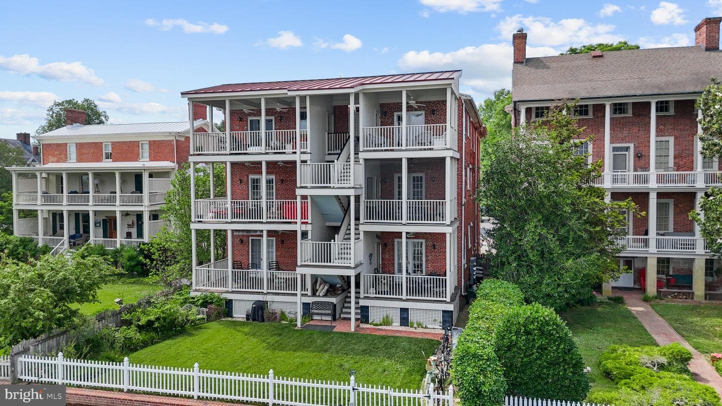 105 N Water St # 2 photo 33