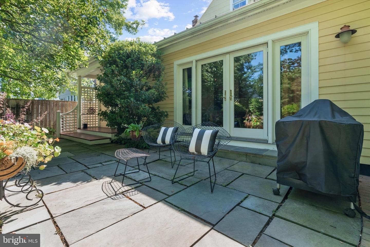 210 N Queen Street photo 5