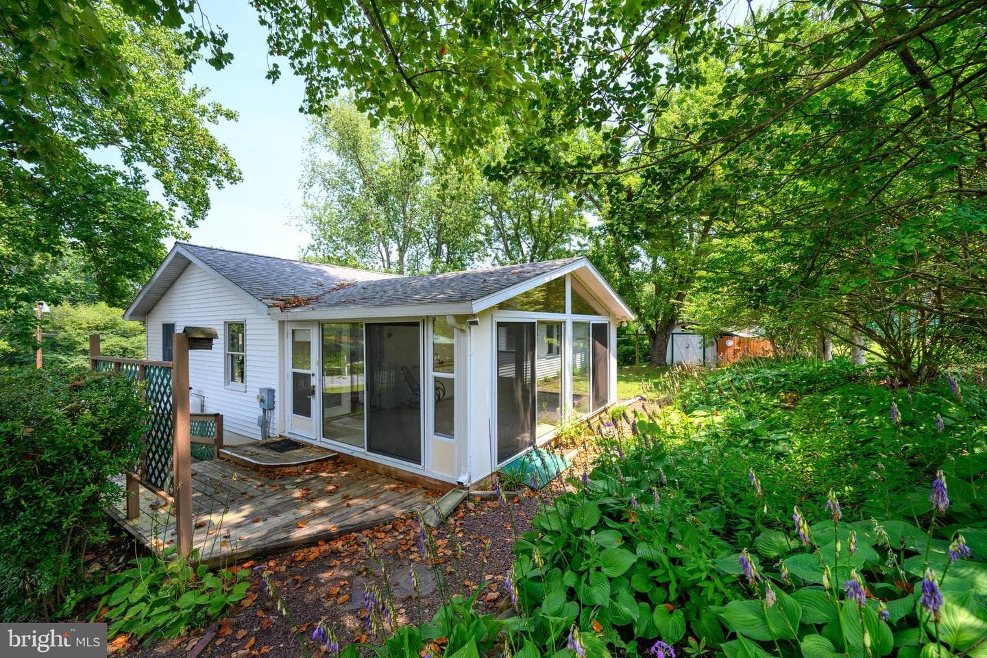 200 Manor Avenue photo 4