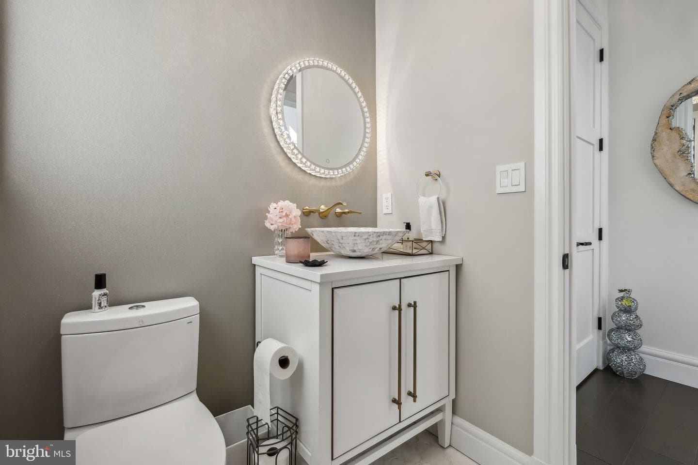 6025 Avon Dr photo 8